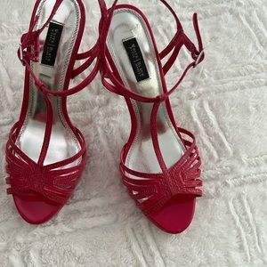 White House Black Market fuchsia heels